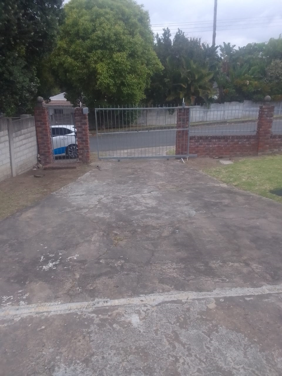 To Let 1 Bedroom Property for Rent in Beacon Bay Eastern Cape